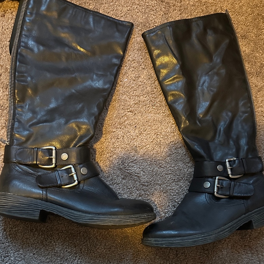 Stylish Black Leather Boots